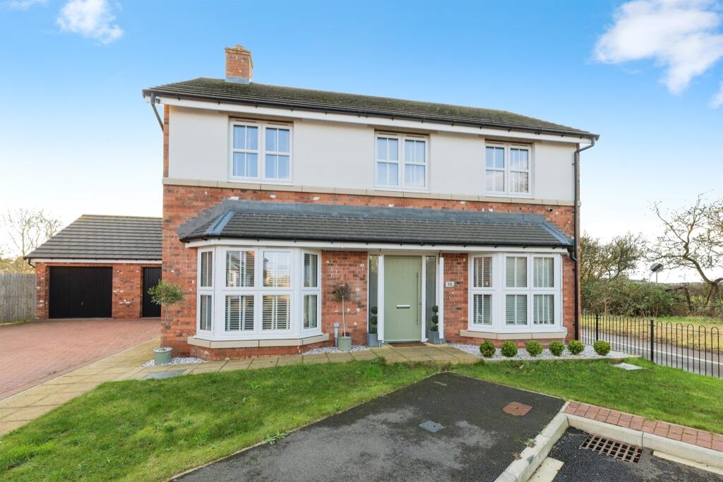 4 bedroom detached house for sale in Linden Crescent, Yarm, TS15