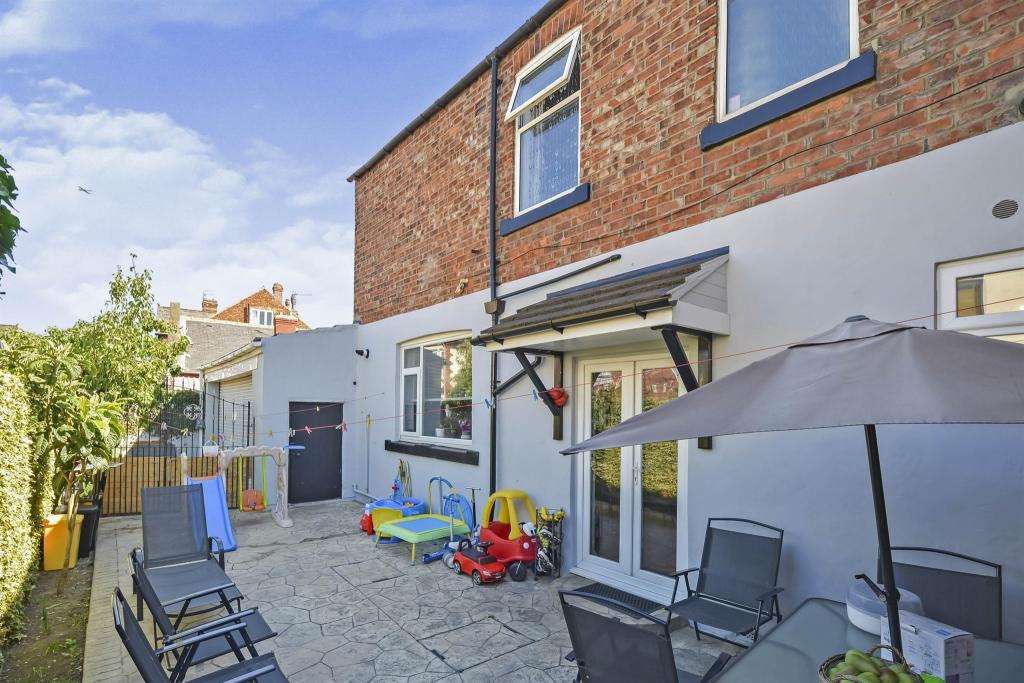 5 bedroom end of terrace house for sale in Hartburn Lane, StocktonOnTees, TS18