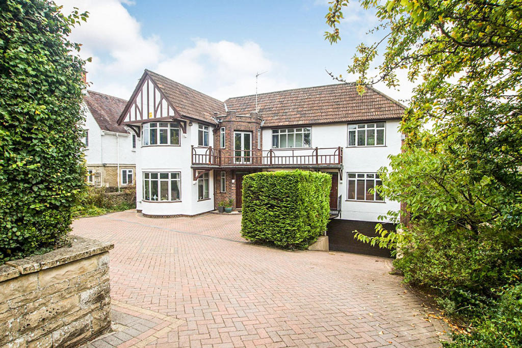 7 bedroom detached house for sale in Rowden Hill, Chippenham, SN15