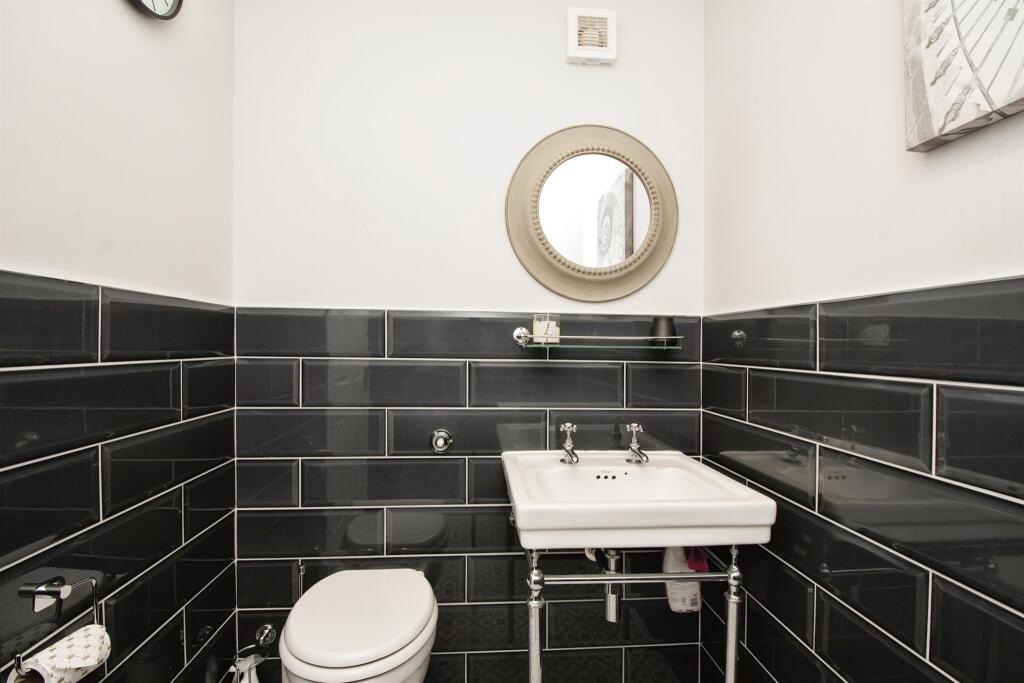 4 bedroom flat for sale in Capelrig Road, Newton Mearns, GLASGOW, G77