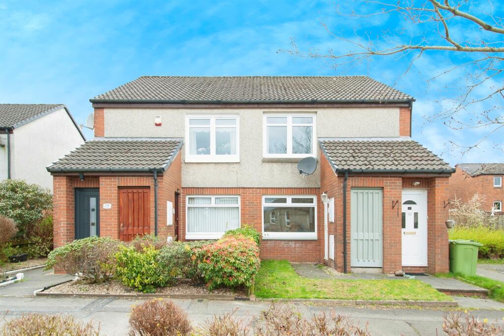 1 bedroom ground floor flat for sale in Ryat Green, Newton Mearns