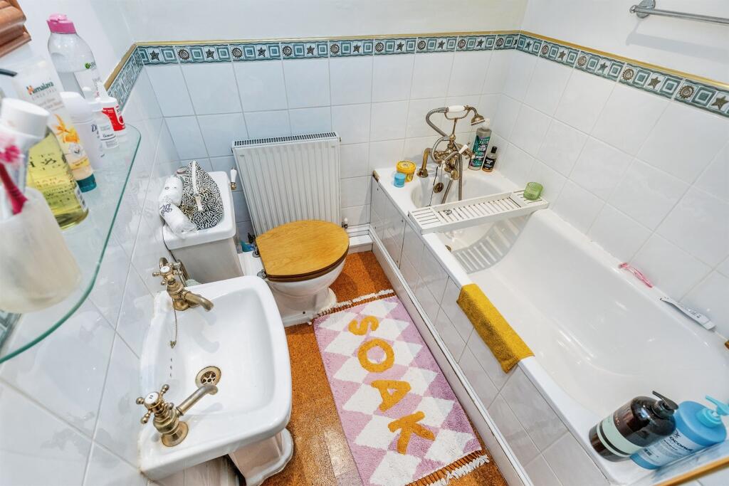 Additional property image - Ambra Vale East, Bristol