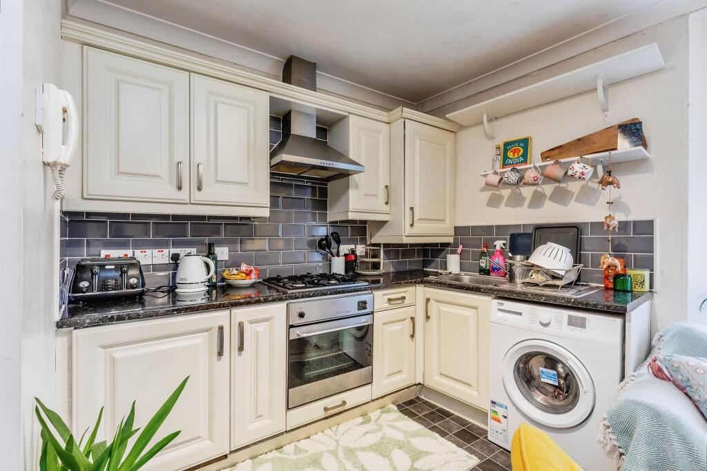 Additional property image - Ambra Vale East, Bristol