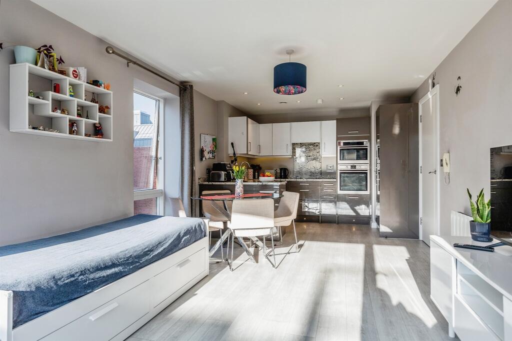 Additional property image - Dean Street, Bristol