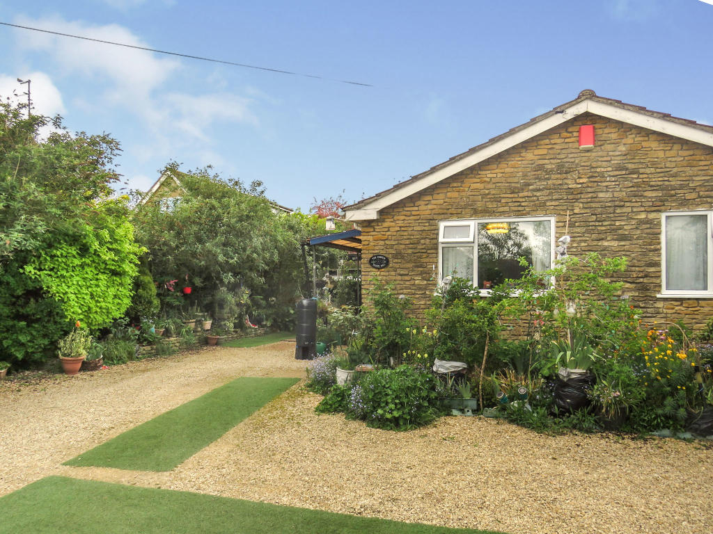 3 bedroom detached bungalow for sale in Shaw Hill, Shaw, Melksham, SN12