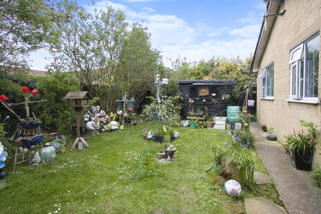 3 bedroom detached bungalow for sale in Shaw Hill, Shaw, Melksham, SN12