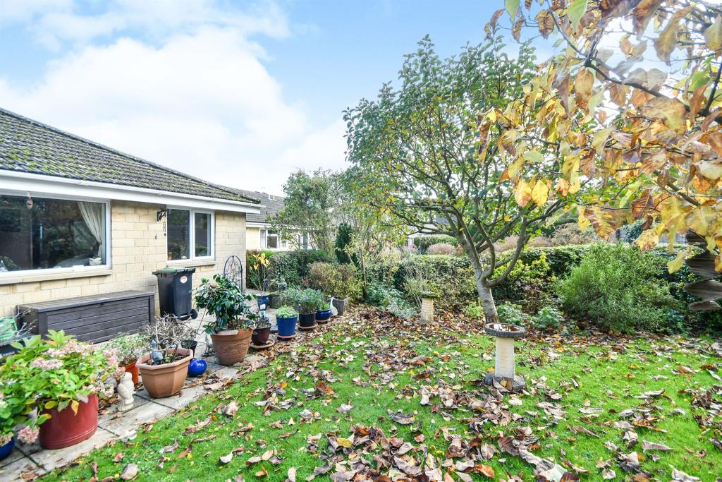 3 bedroom semidetached bungalow for sale in Pine Close, Corsham, SN13