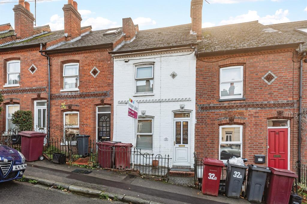 3 bedroom terraced house for sale in Alpine Street, Reading, RG1