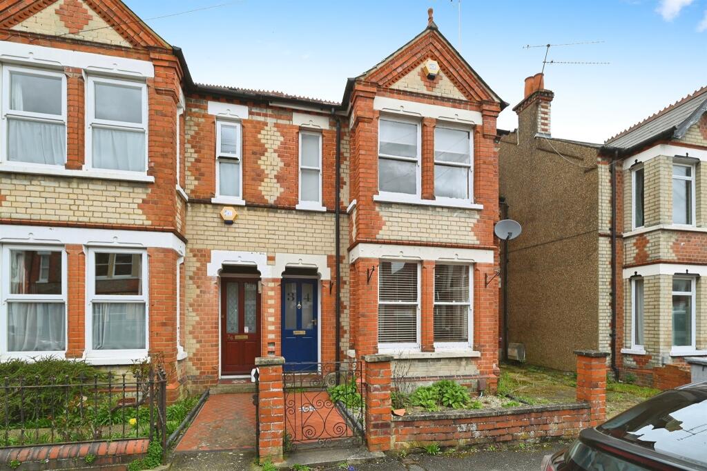 5 bedroom semi-detached house for sale in Talfourd Avenue, READING, RG6