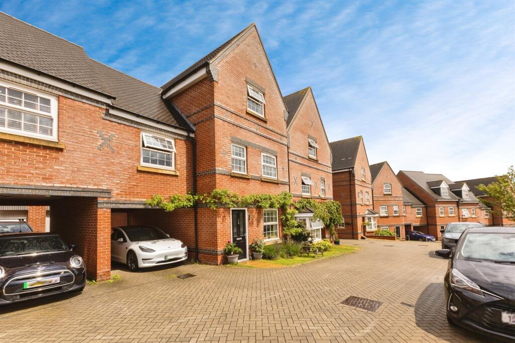 Main image of property: Hawthorn, Shinfield, Reading