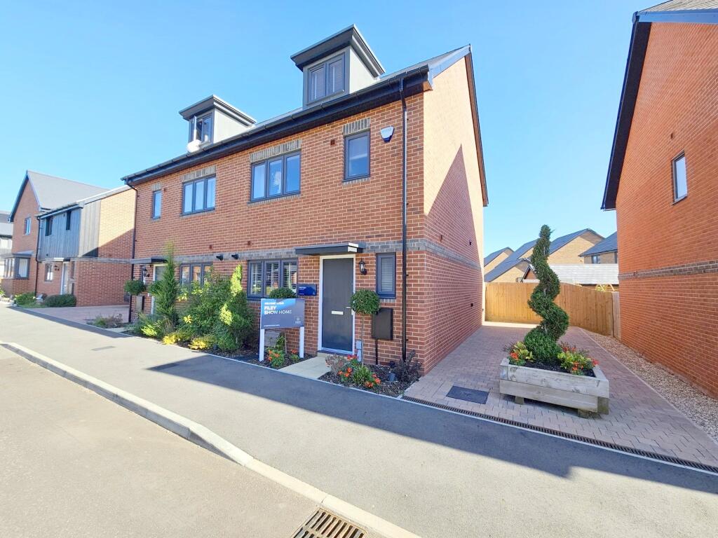 Main image of property: Watermans Gate, Arborfield Green, Reading