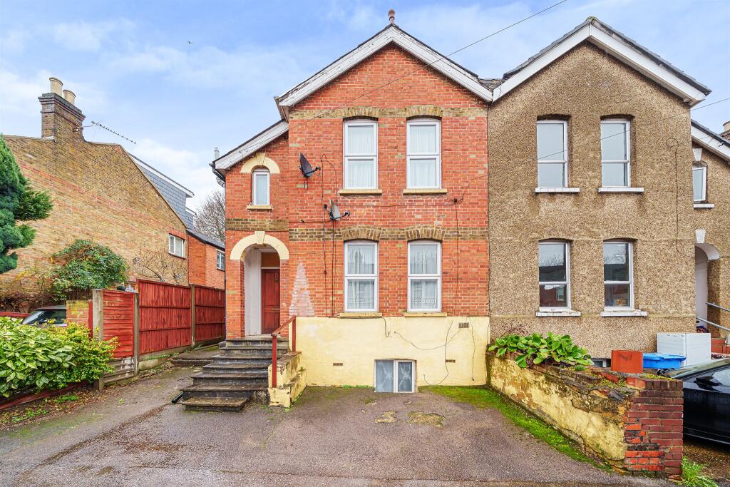 4 bedroom semidetached house for sale in Grenfell Road, Maidenhead, SL6