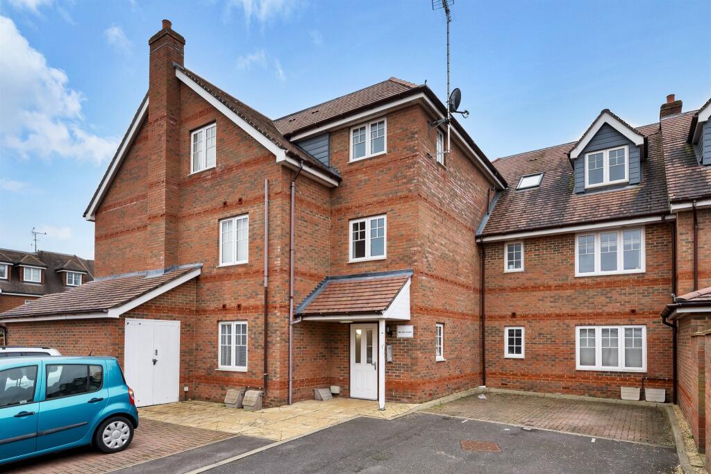 2 bedroom apartment for sale in Larchfield Road, Maidenhead, SL6