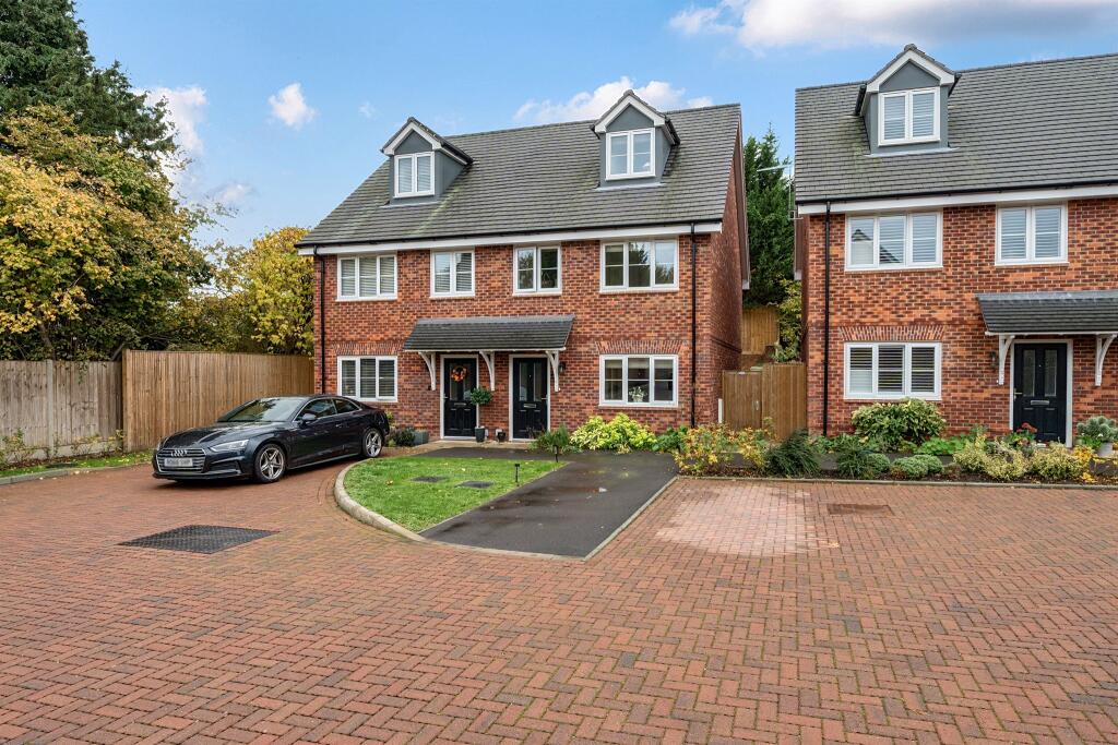 Main image of property: Godayn Grove, Maidenhead