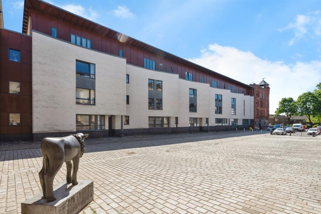 Main image of property: Graham Square, Glasgow