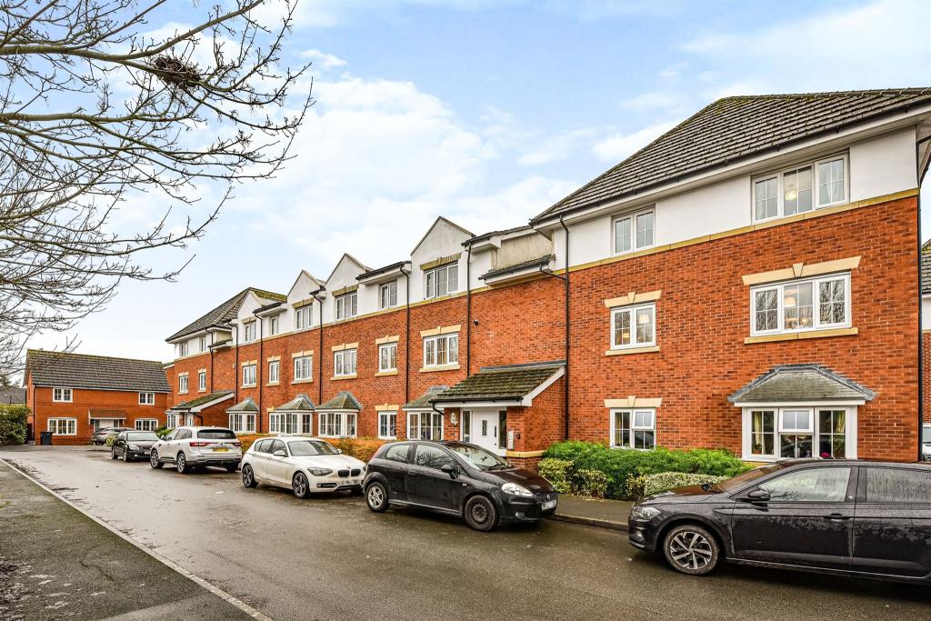 1 bedroom apartment for sale in White Horse Way, Devizes, SN10