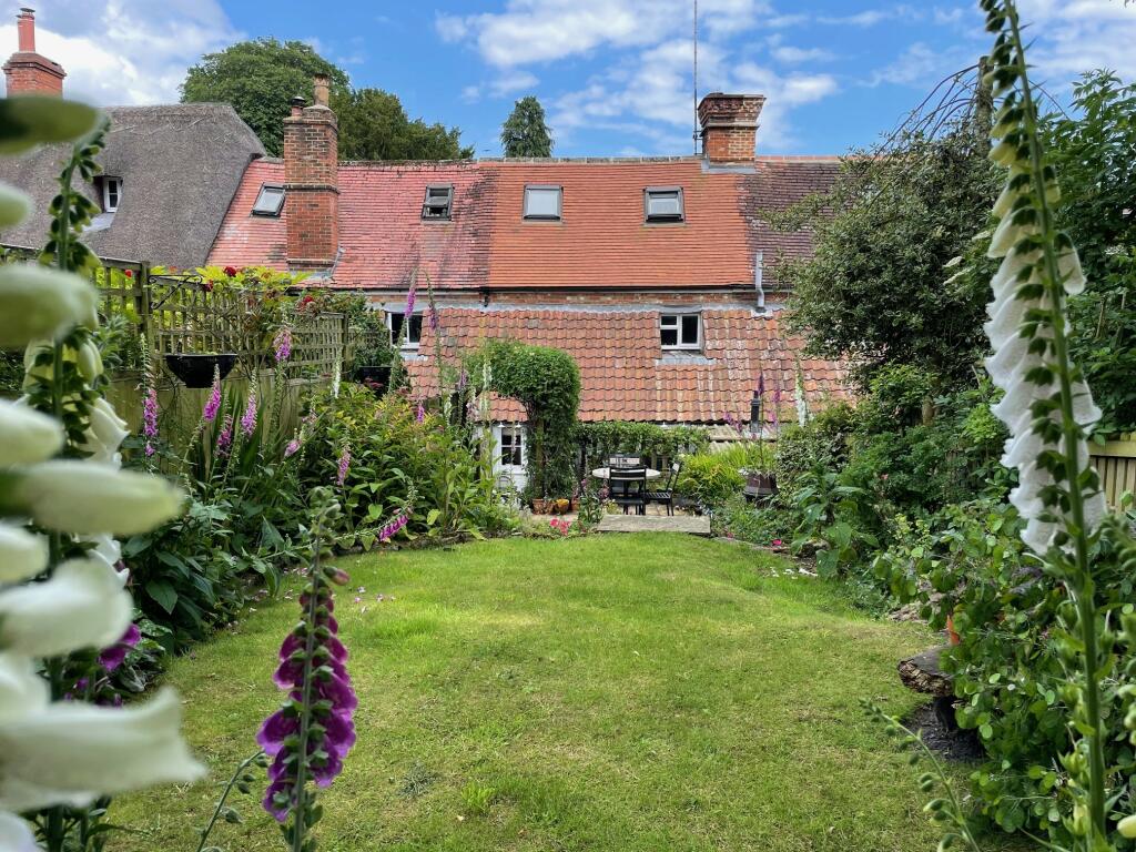 3 bedroom terraced house for sale in High Street, Potterne, Devizes, SN10