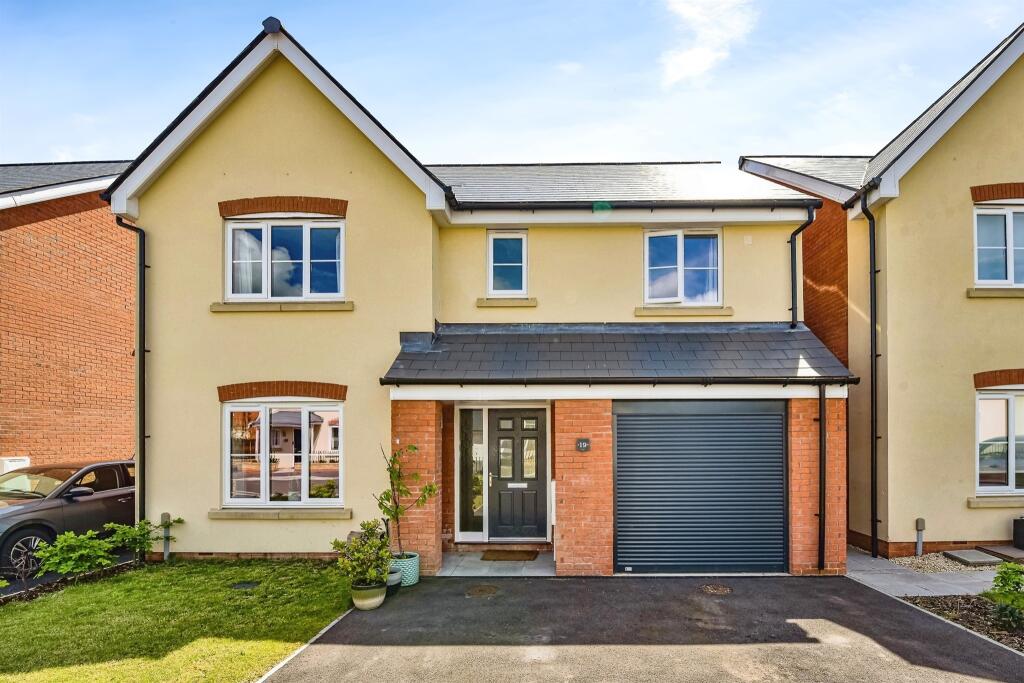 4 bedroom detached house for sale in Avenue, Devizes, SN10