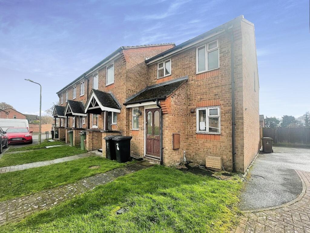 2 bedroom end of terrace house for sale in Quantock View, Didcot, OX11