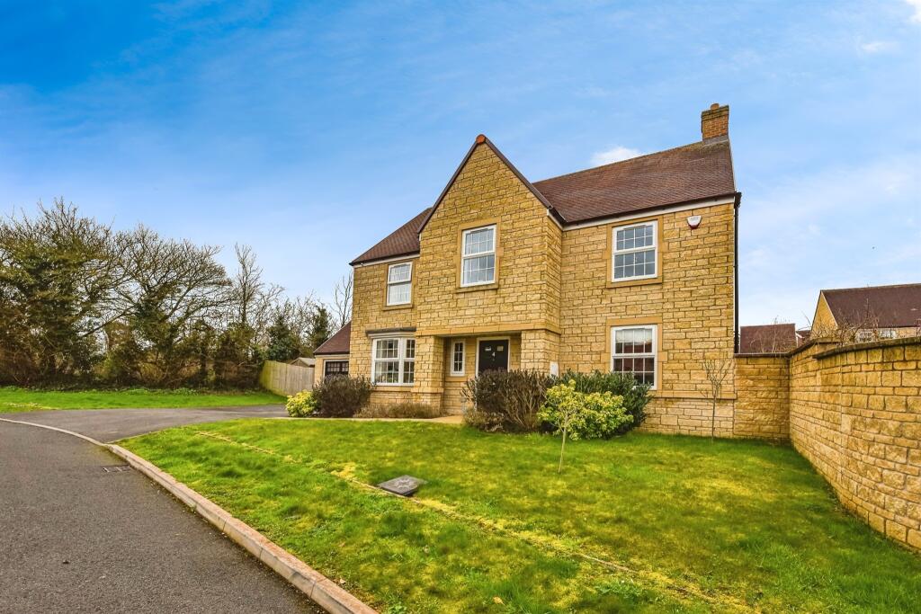 4 bedroom detached house for sale in Wool Close, Beckington, Frome, BA11