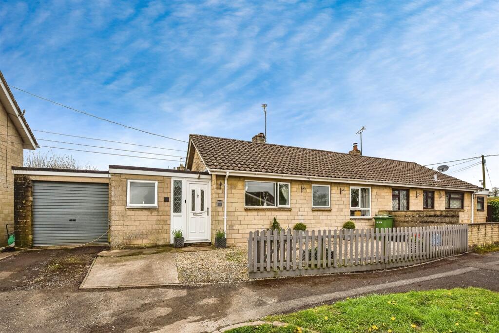 2 bedroom semidetached bungalow for sale in Ashfield Close, Trudoxhill