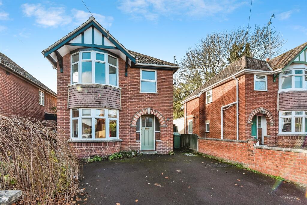 Main image of property: Windsor Crescent, Frome