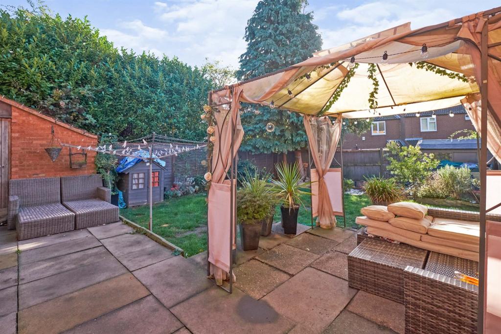 3 bedroom terraced house for sale in Camrose Croft, Buckland End