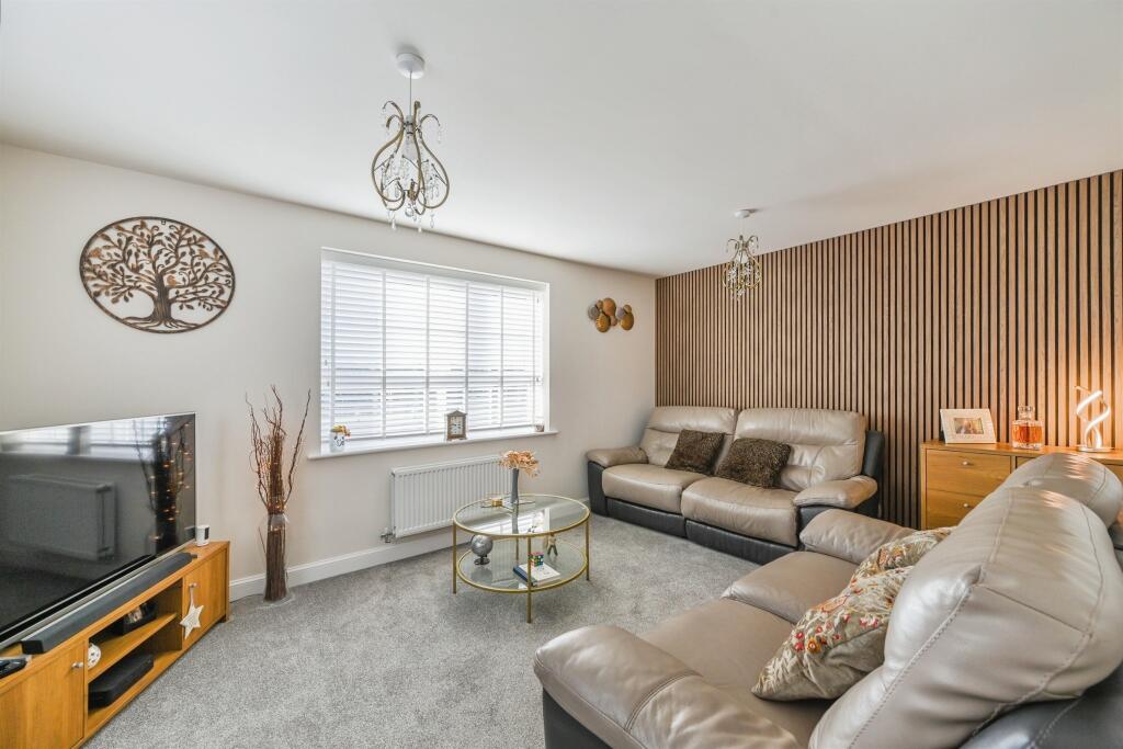 Additional property image - Hedley Close, Tamworth