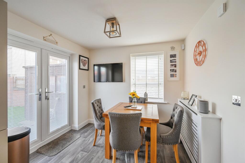 Additional property image - Hedley Close, Tamworth