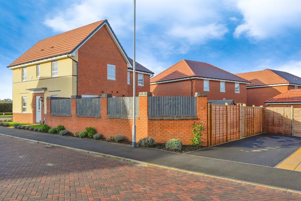 Additional property image - Hedley Close, Tamworth