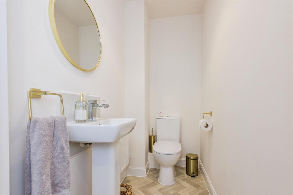 Additional property image - Dashwood Close, Tamworth