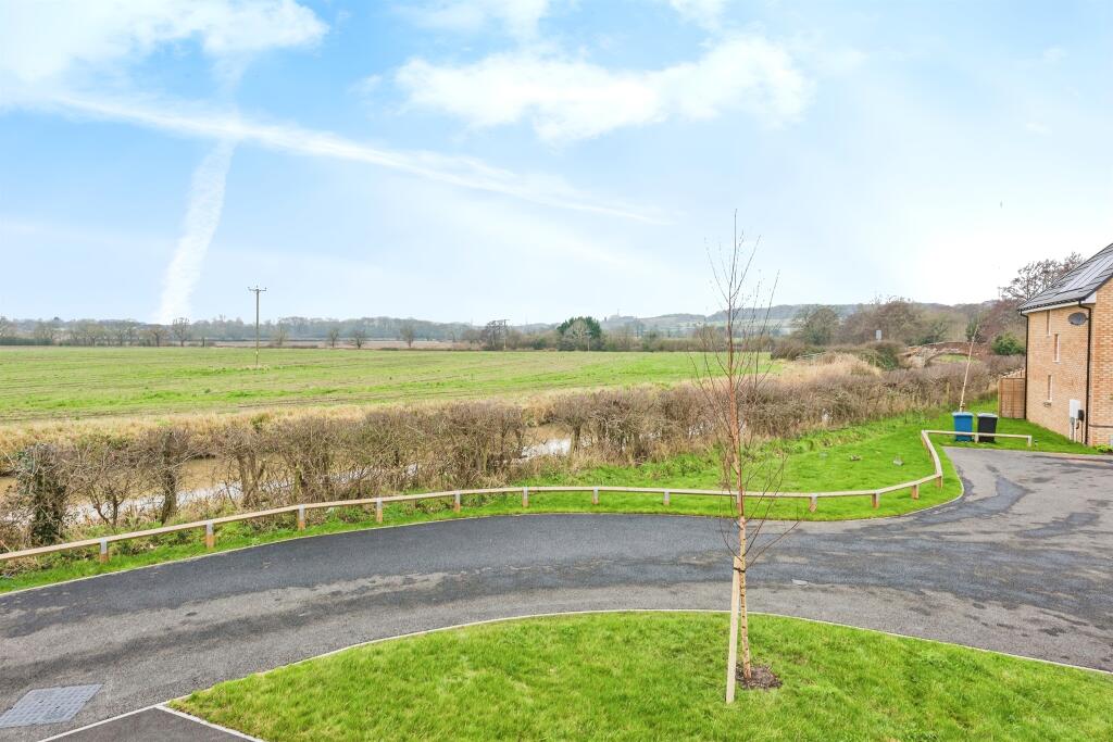 Additional property image - Dashwood Close, Tamworth