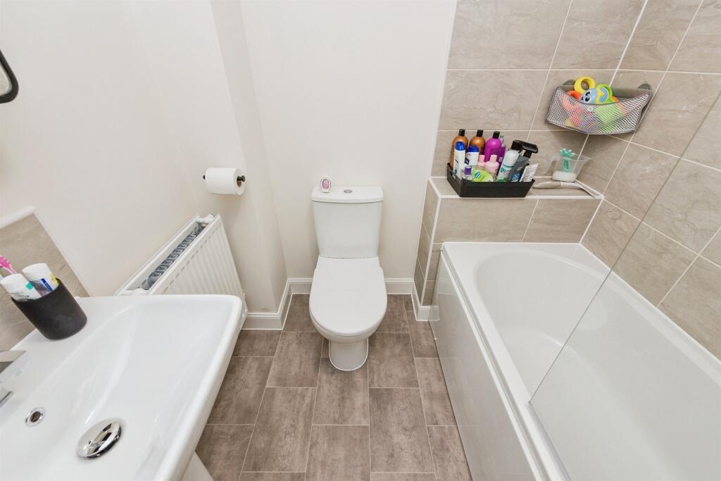Additional property image - Dashwood Close, Tamworth