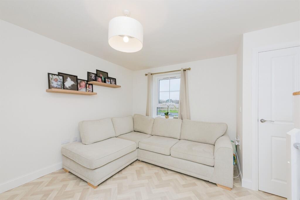 Additional property image - Dashwood Close, Tamworth