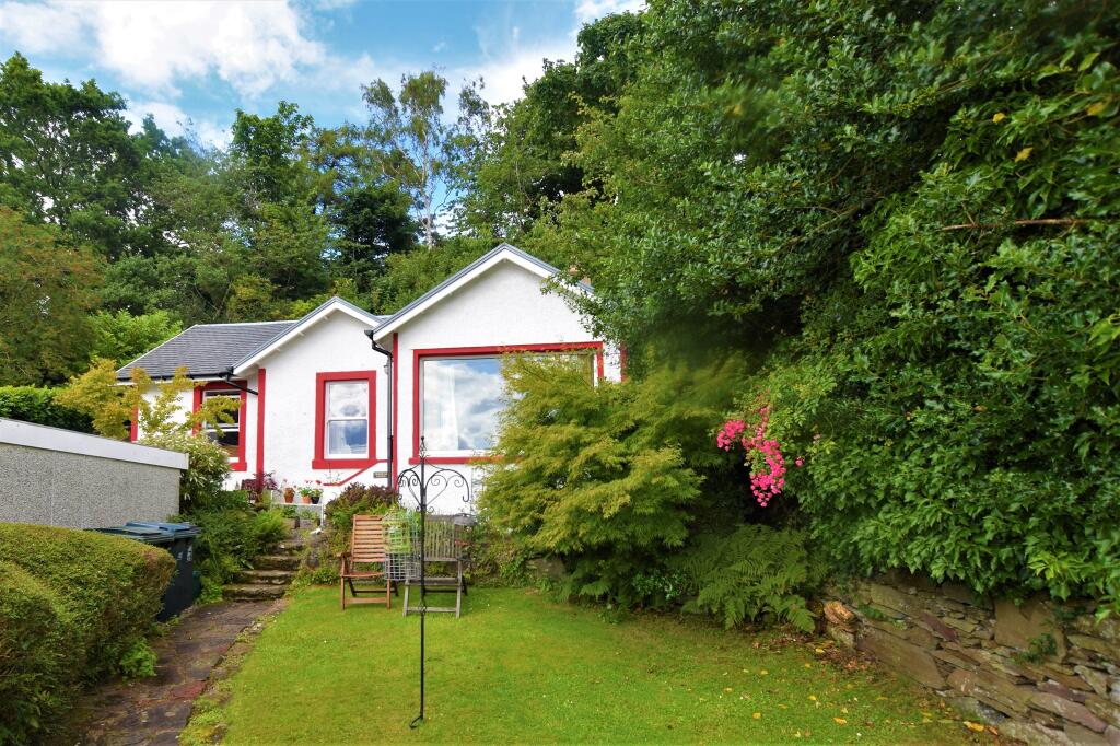 2 bedroom detached bungalow for sale in Shore Road, Kilcreggan
