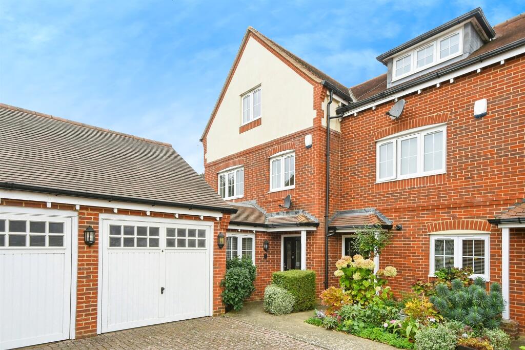 Main image of property: Berry Close, Faringdon