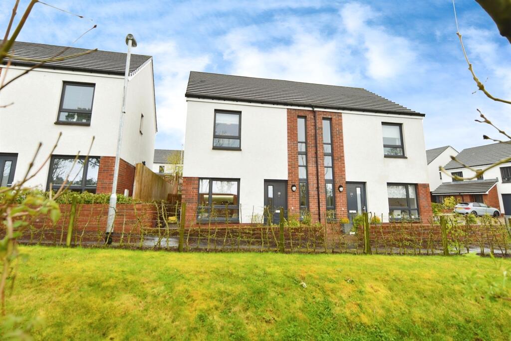 3 bedroom semidetached house for sale in Squirrel Walk, Symington