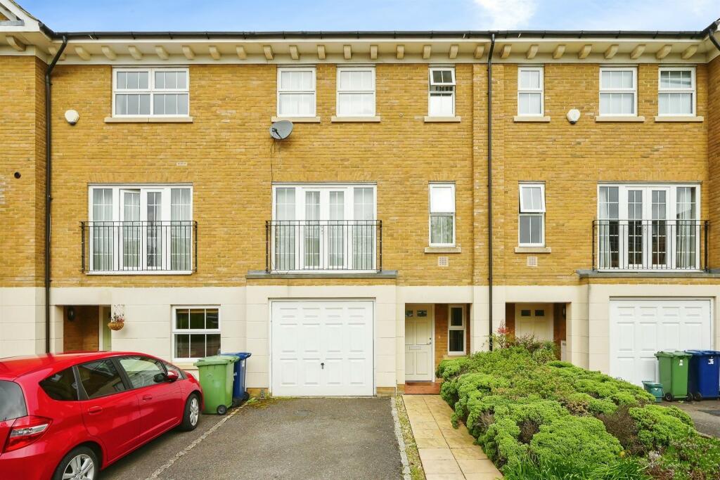 4 bedroom town house for sale in Reliance Way, Oxford, OX4