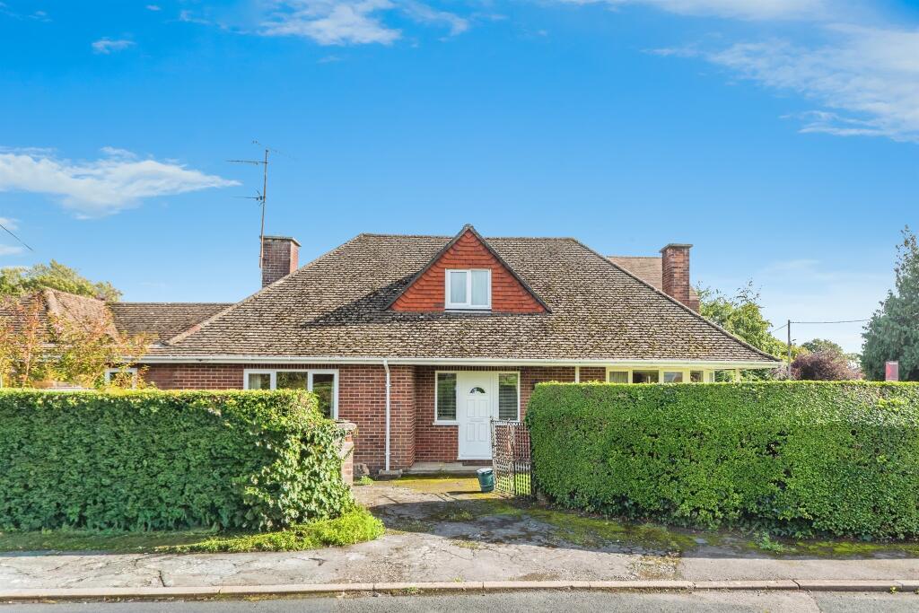 Main image of property: Cumnor Road, Boars Hill, Oxford