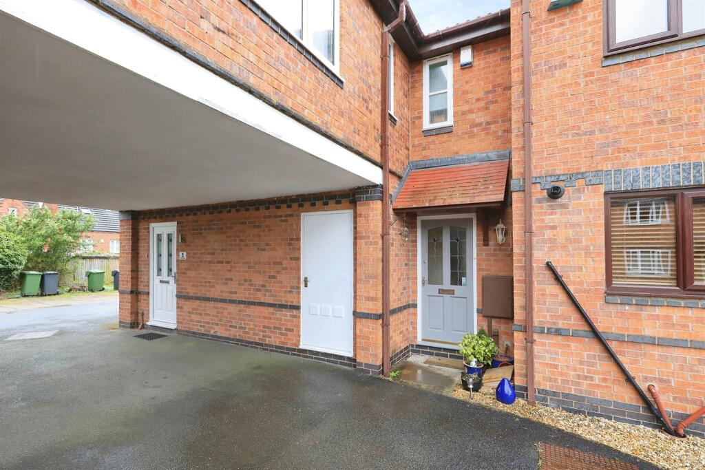 3 bedroom end of terrace house for sale in The Briars, Hagley