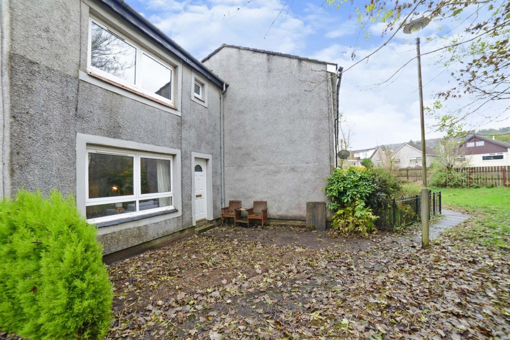 2 bedroom terraced house for sale in Station Avenue, Howwood, Johnstone