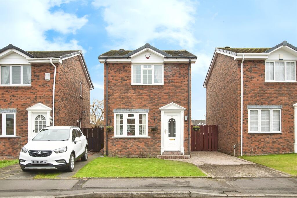 2 bedroom detached house for sale in Mainscroft, Erskine, PA8