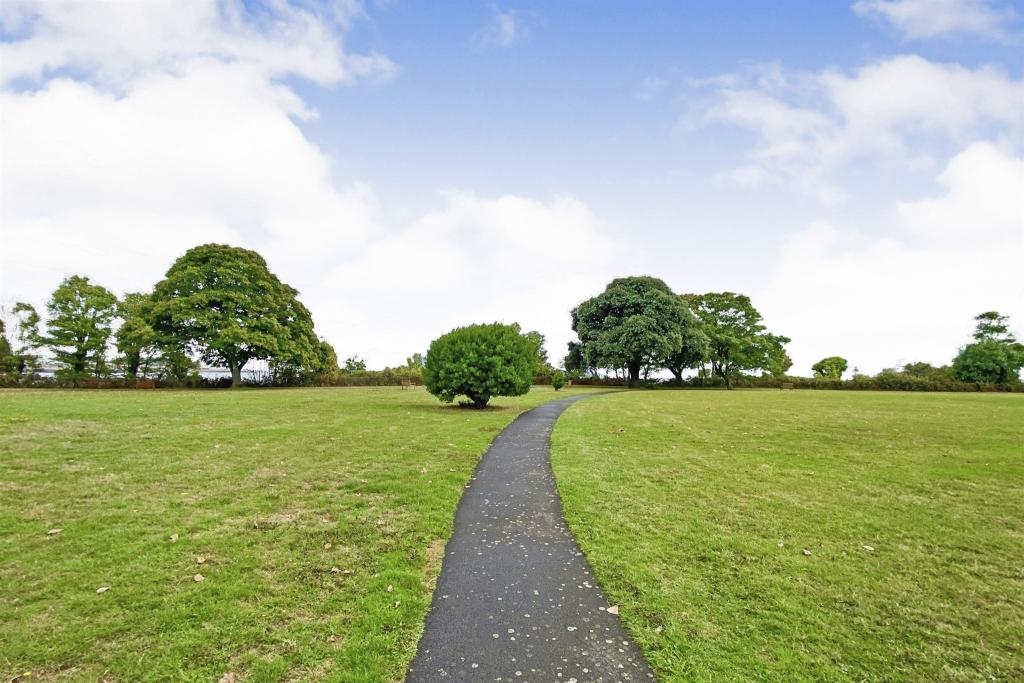 2 bedroom bungalow for sale in Hayes Road, Sully, Penarth, CF64