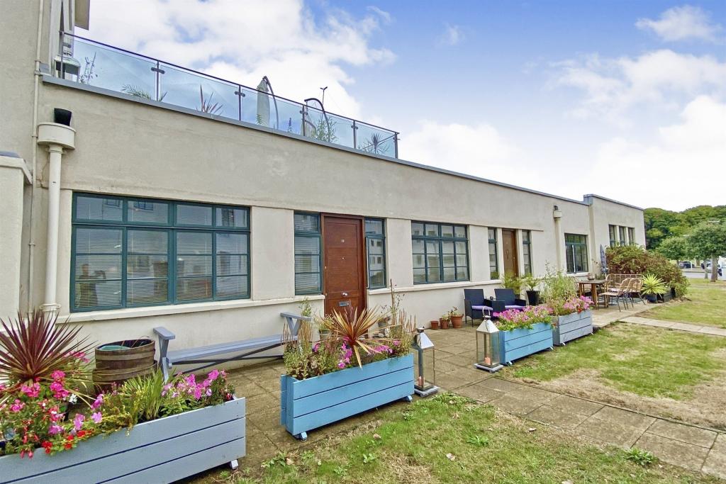 2 bedroom bungalow for sale in Hayes Road, Sully, Penarth, CF64