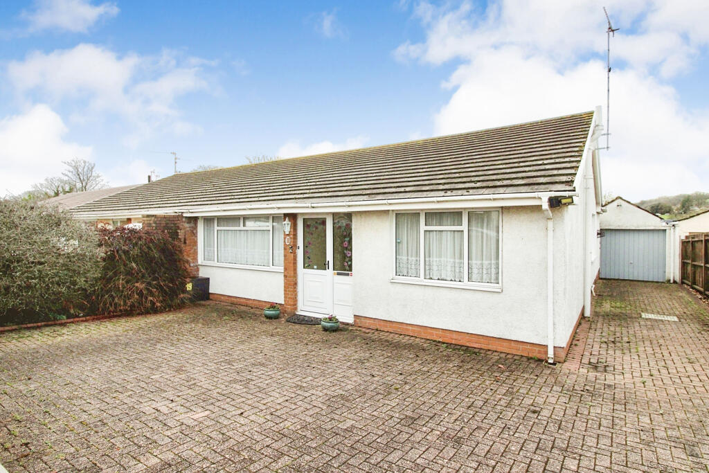 2 bedroom semidetached bungalow for sale in Sycamore Close, Dinas