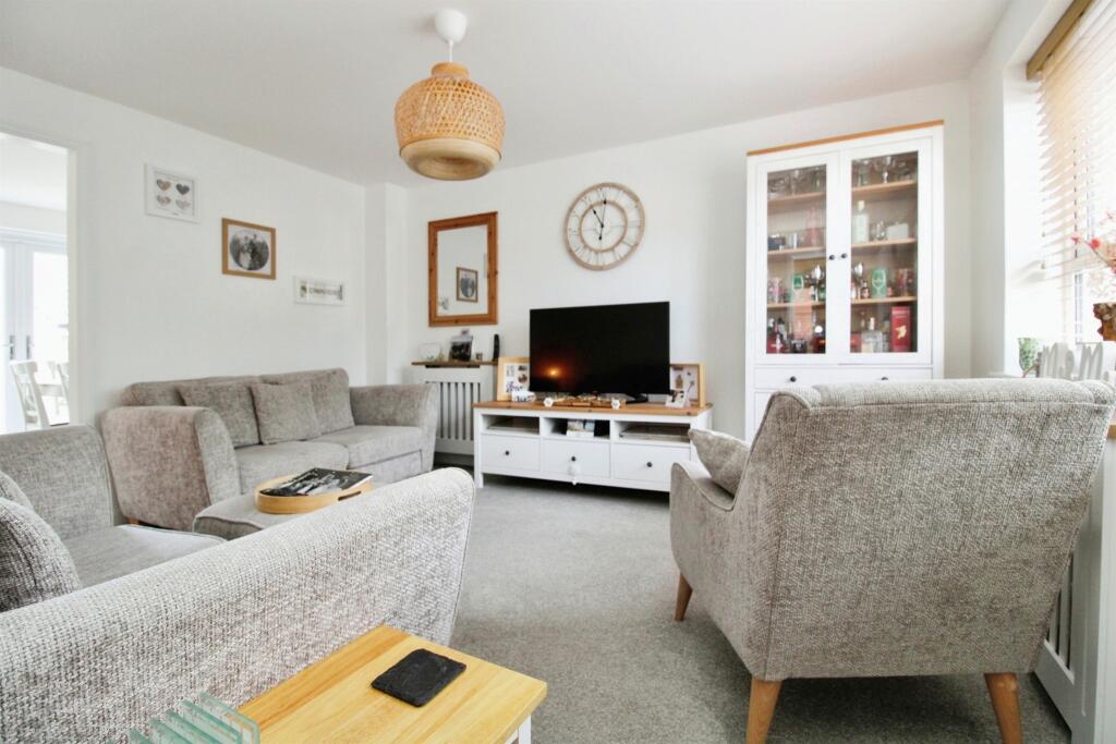 3 bedroom detached house for sale in Heol Hartrey, Dinas Powys, CF64