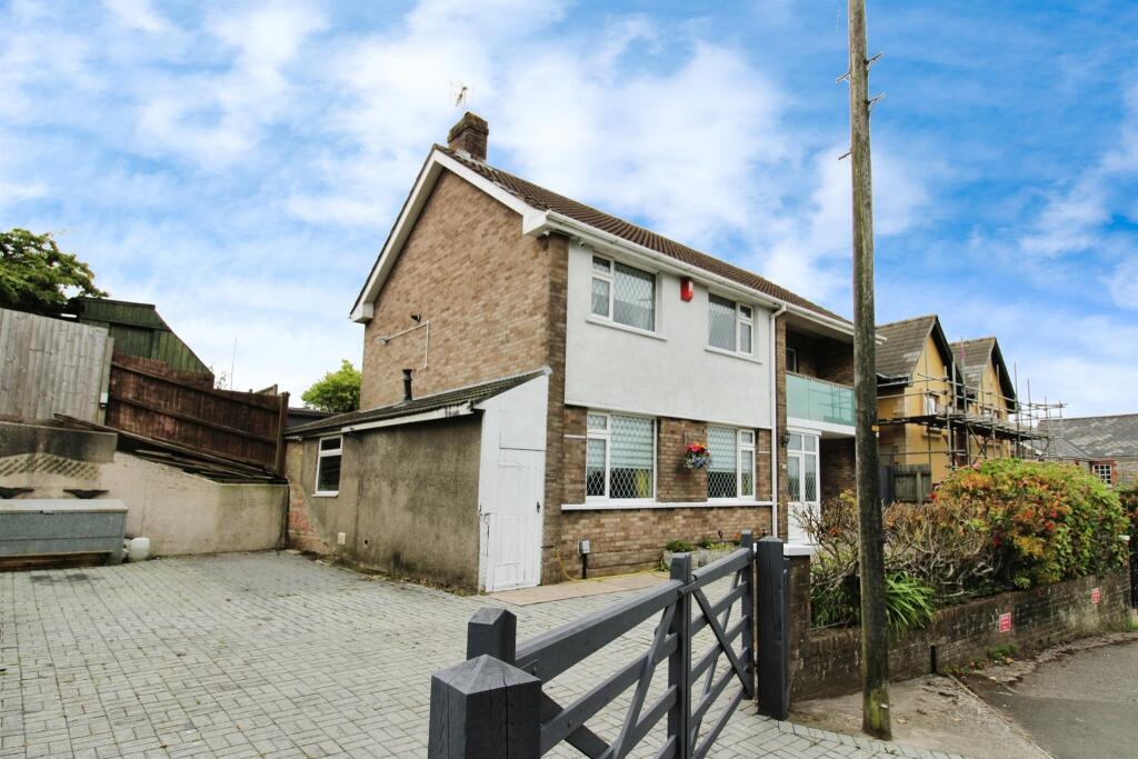 3 bedroom detached house for sale in Penlan Road, Llandough, Penarth, CF64