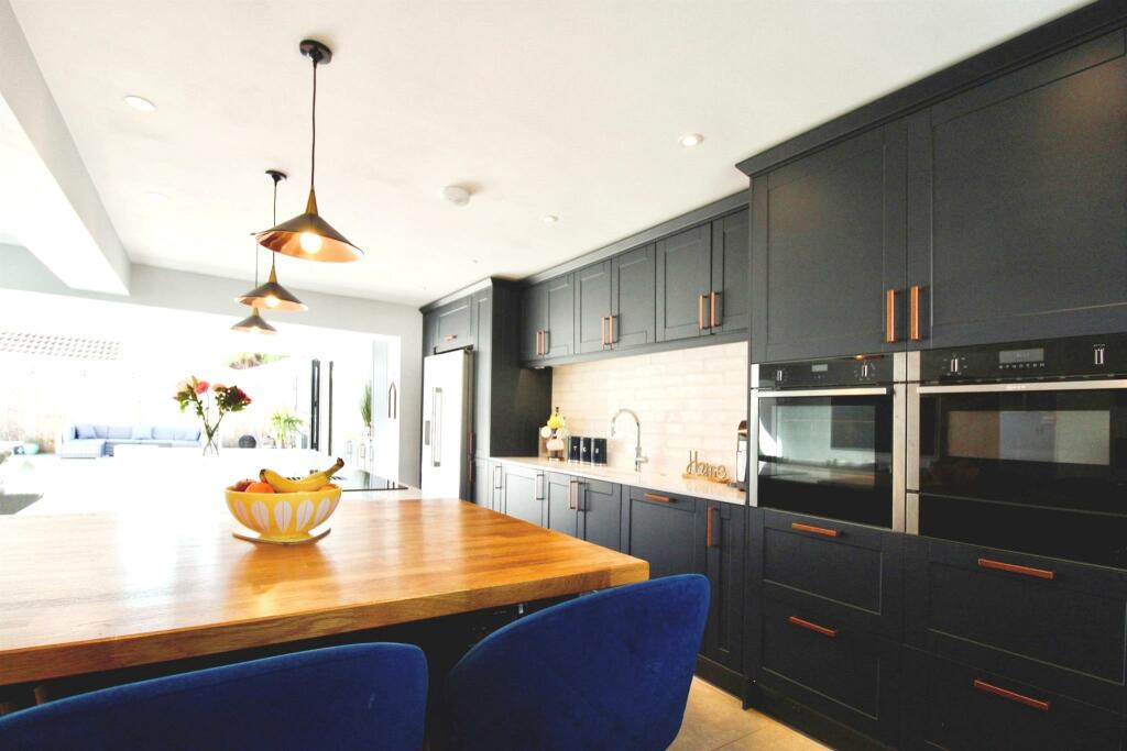 Additional property image - Cog Road, Sully, Penarth
