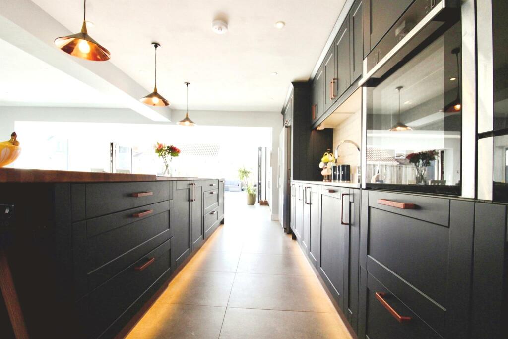 Additional property image - Cog Road, Sully, Penarth
