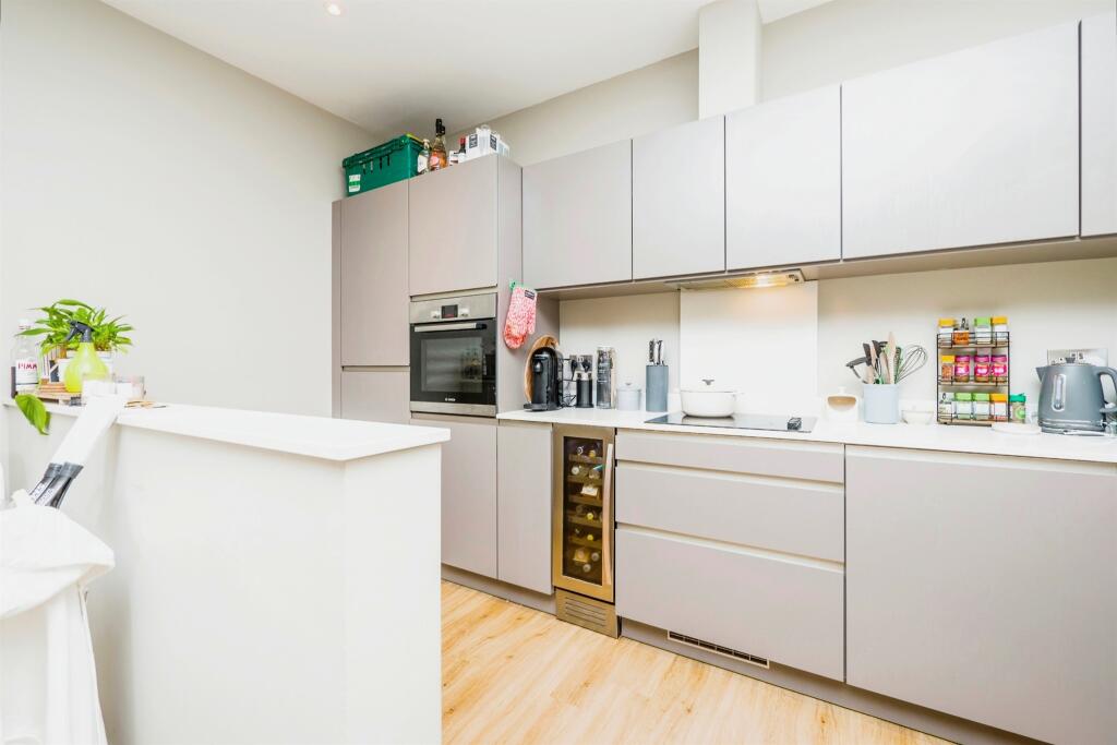 Additional property image - Romilly Crescent, Cardiff